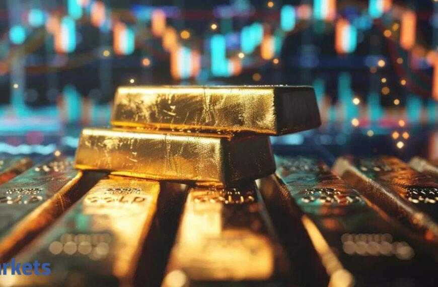 Gold prices rise for 4 consecutive sessions, gain by Rs 3,800. Check price prediction