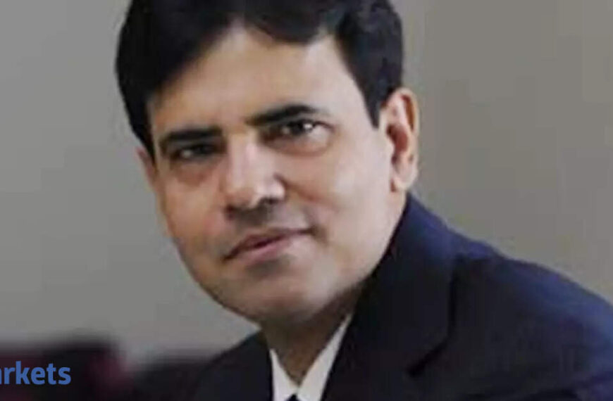investing strategies: Sandip Sabharwal advises staggered buying for late entrants to avoid chasing peaks