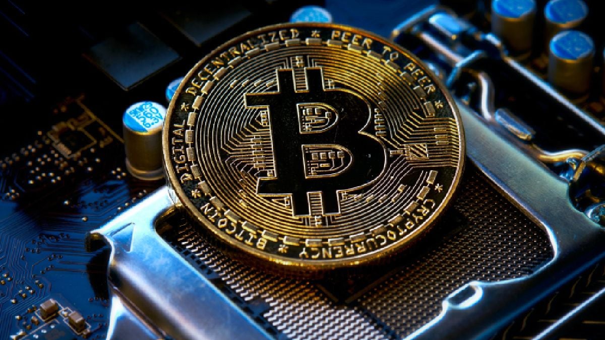 Bitcoin Falls to $104,900 as Market Undergoes Correction Phase, Most Altcoins See Losses