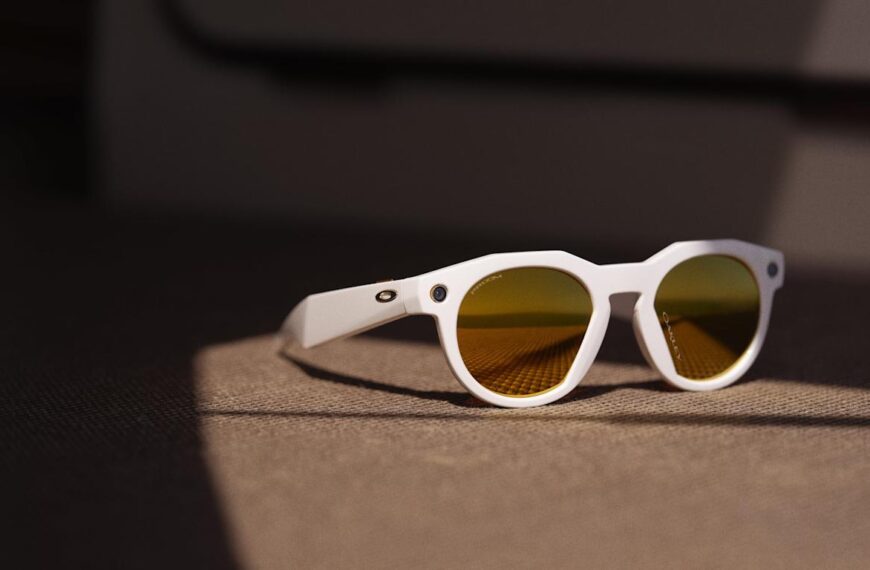 Meta and Oakley announce new ‘perfomance AI’ smart glasses for athletes