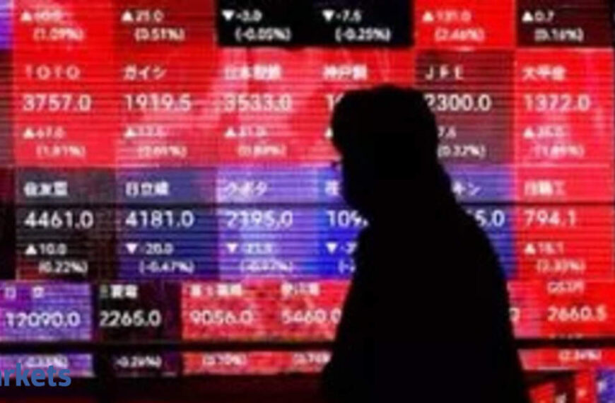 Asian stocks: Asian stocks drop, gold rises in risk-off start to week