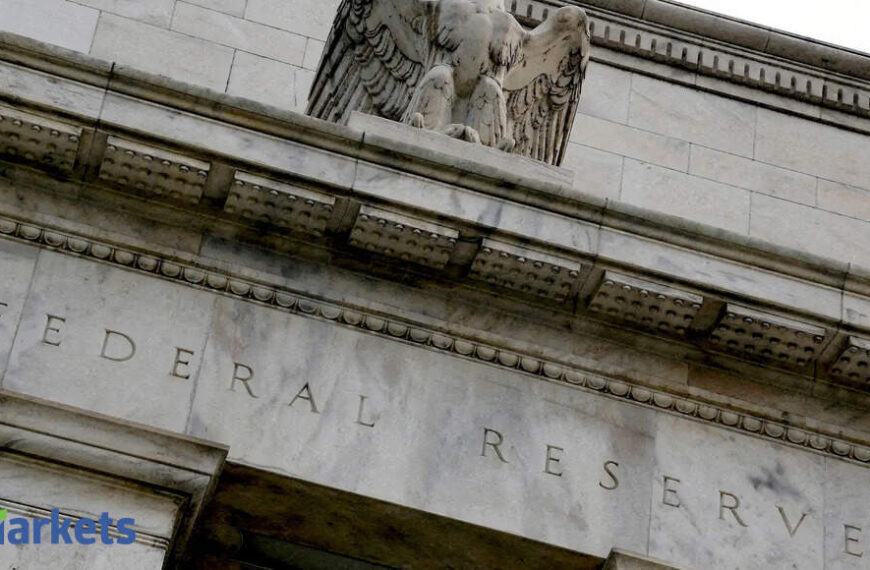 Fed Faces Challenge: Balancing growth and inflation