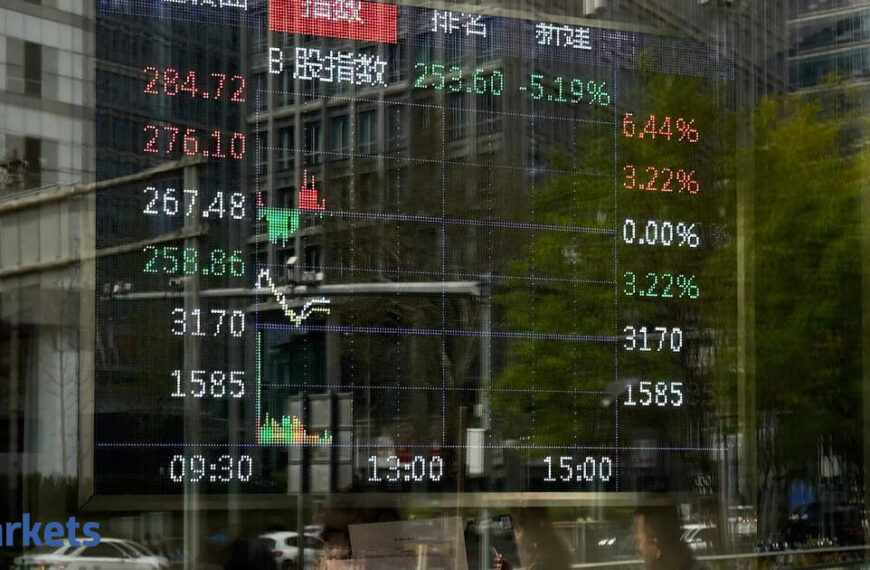 China, HK stocks close down as US-China call offers no clear progress on trade