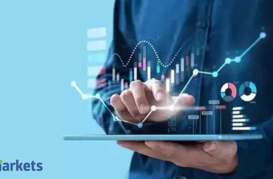 JK Cement, Narayana Hrudayalaya among 8 mid & smallcap stocks that hit 52-week highs on Monday – New High