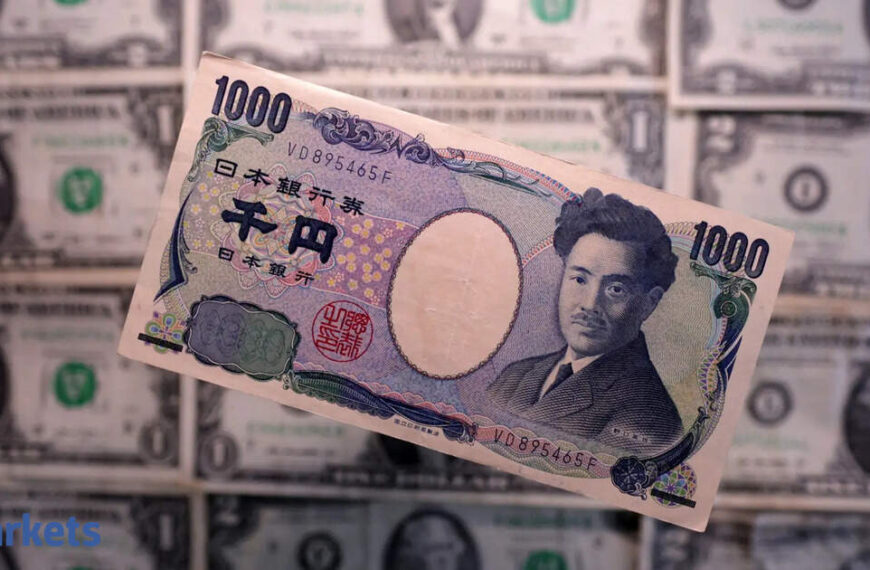 Dollar rises, yen steady ahead of BOJ rate decision