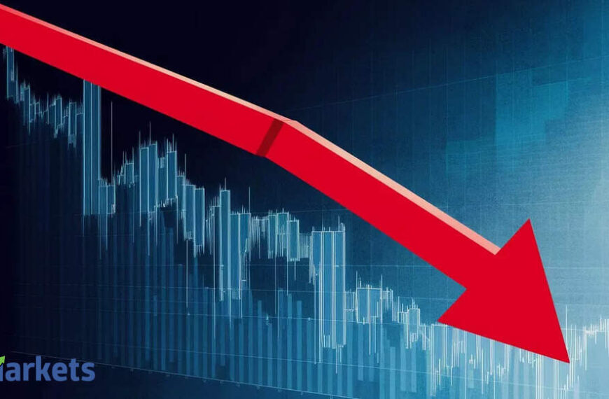 Negative Breakout: 4 stocks cross below their 200 DMAs – Negative Breakout