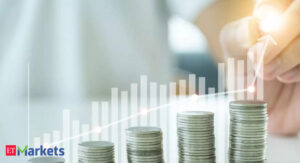 7 mutual funds reduced their stake in these…