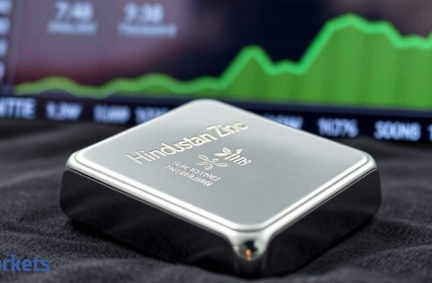 Silver smashes new life high at Rs 1,07,425 lakh/kg, taking 2025 gains to Rs 20,200