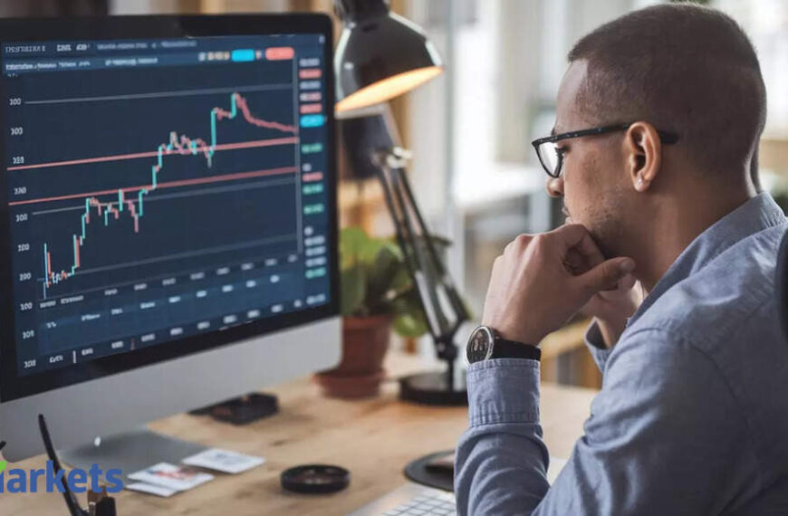 Positive Breakout: These 7 stocks cross above their 200 DMAs – Upside Ahead?
