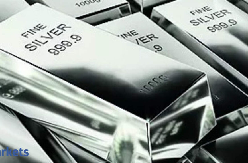 Silver prices at Rs 2 lakh? Rich Dad Poor Dad author Robert Kiyosaki’s wild bet has everyone talking