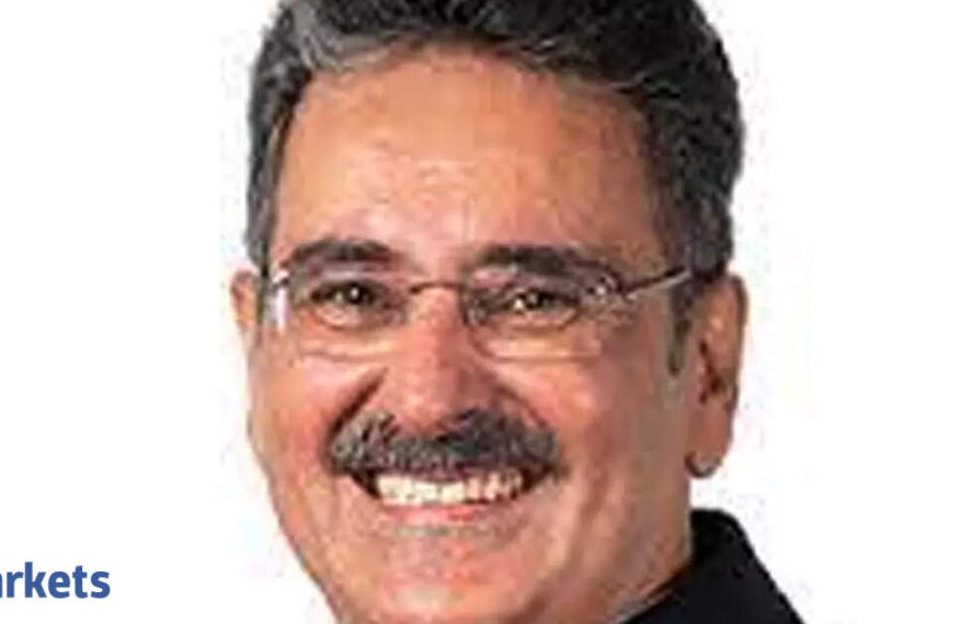 No near-term rally expected as weak earnings, global uncertainty weigh on sentiment: Dinshaw Irani