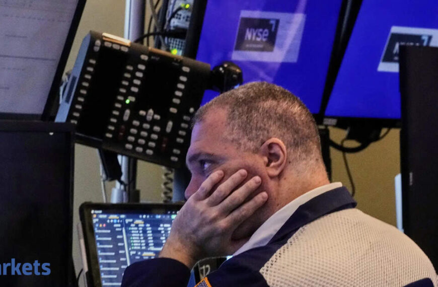 S&P 500 ends nearly flat, gives back gains; Fed’s Powell says inflation to rise