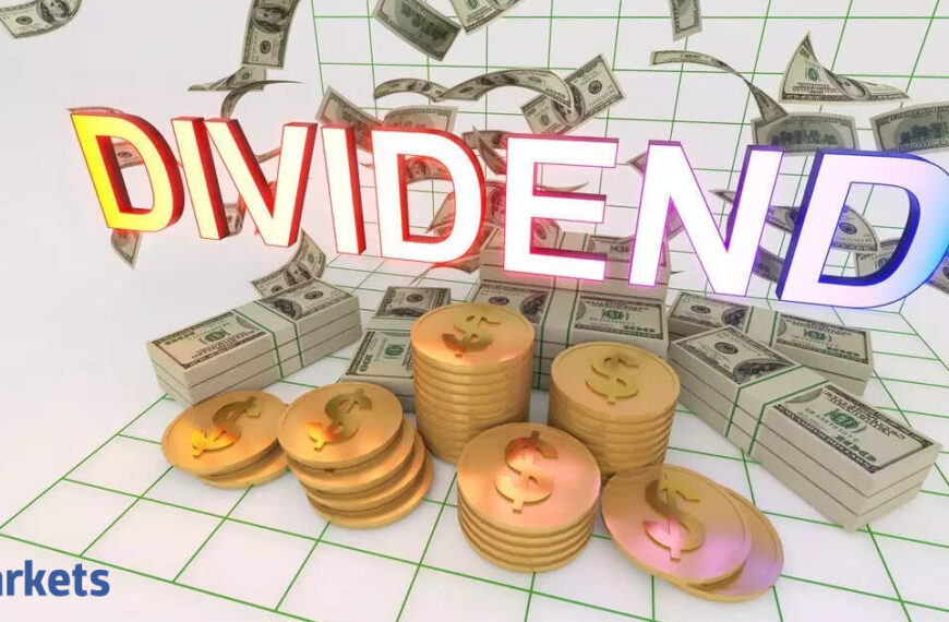 Bajaj Auto, Tata Power among 13 companies to trade ex-dividend on Friday. Last chance to buy!