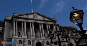 Bank of England keeps rates steady, sees further…