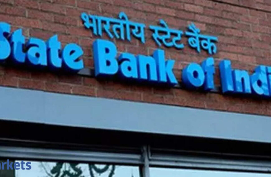 SBI takes firm stand on shifting key departments from Kolkata to Mumbai