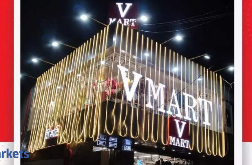 V-Mart shares go ex-bonus on for 3:1 bonus issue on Monday. Last chance to buy