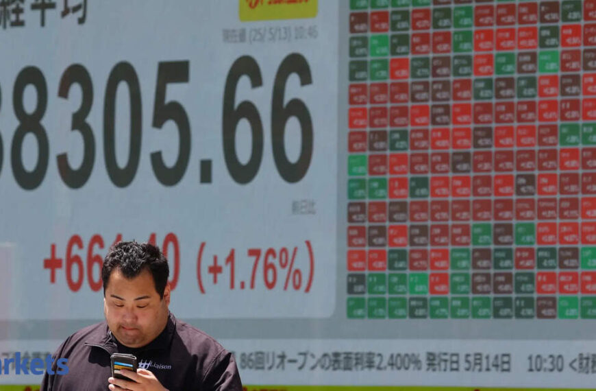 Japan’s Nikkei ends lower as uncertainties in Middle East conflict weigh