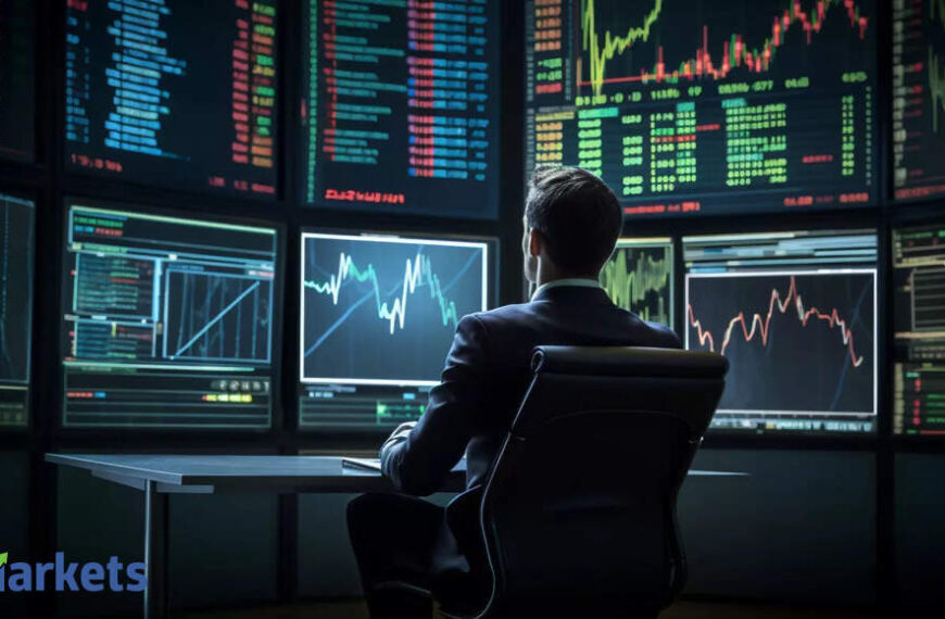 5 stocks with a PE ratio higher than their Industry average – Pricey Bets?