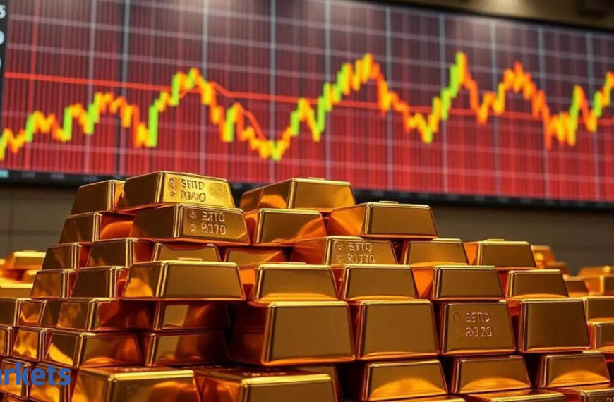 Gold price prediction: Meltdown as prices fall by Rs 600/10 gram amid profit booking. Can bulls stage a comeback?