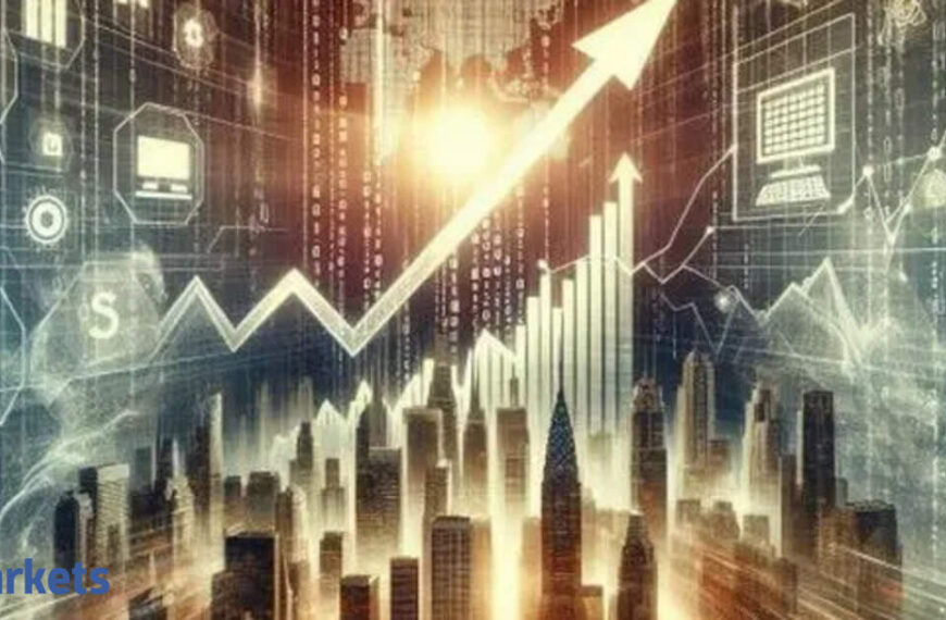 Mcap of 6 of top-10 most valued firms jumps Rs 1.62 lakh cr; Airtel, Reliance biggest gainers