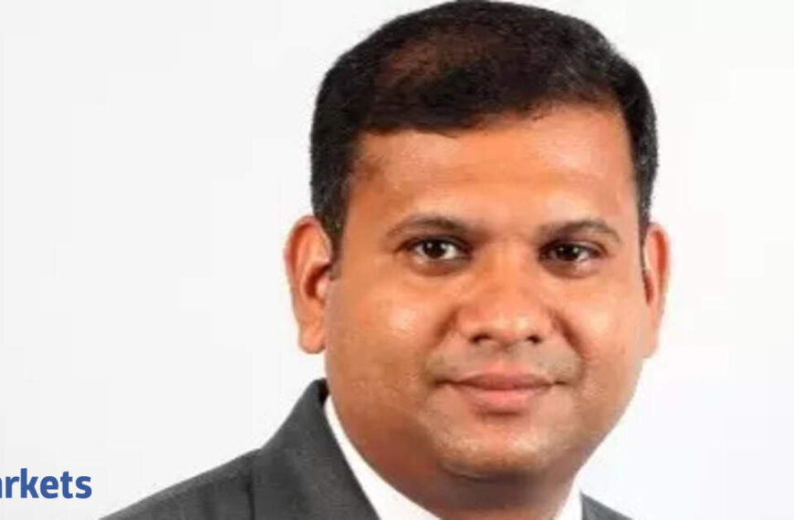 Why SBI MF is playing it safe between stocks and fixed income