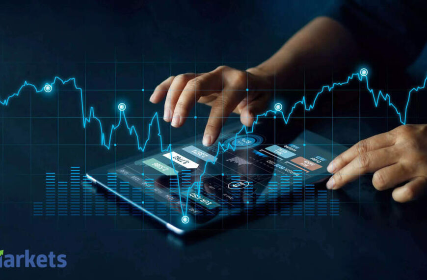 Street Favourite! 10 Nifty micro-cap stocks analysts expect to rally up to 60%