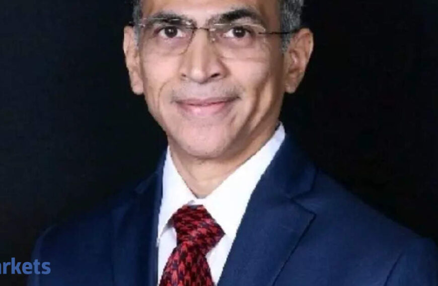 Market to perform well in mid-long term; small & midcaps attractive post dips: Harshad Patwardhan