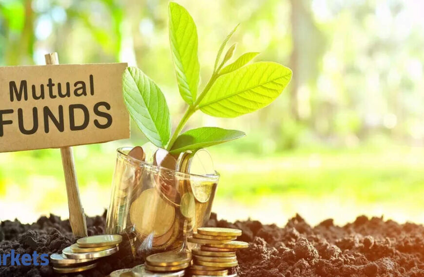 LIC Mutual Fund trims long-term bond holdings as rate-cut rally ends