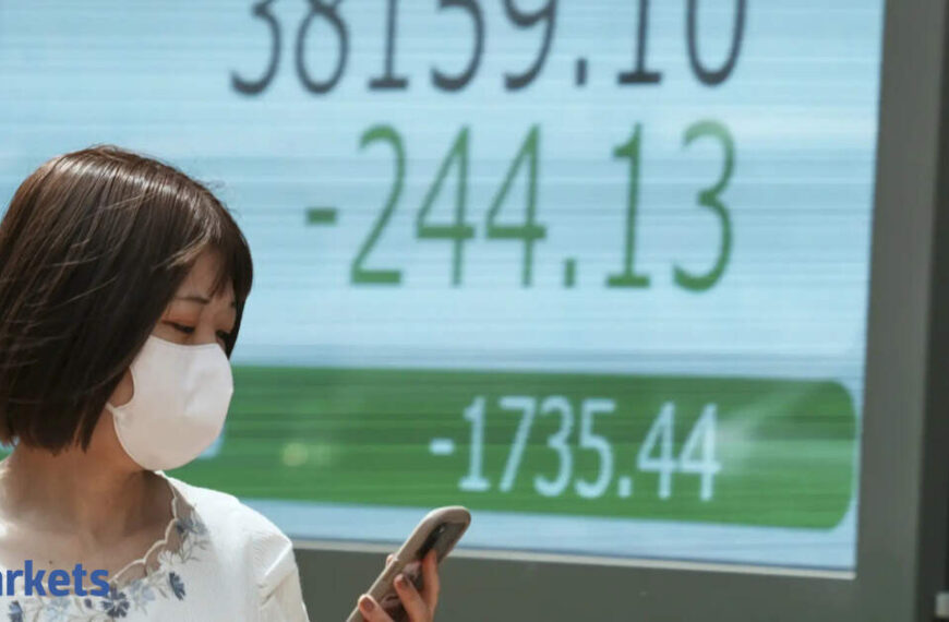 Japan’s Nikkei hits 40,000 level, ends at 6-month high tracking Wall Street rally