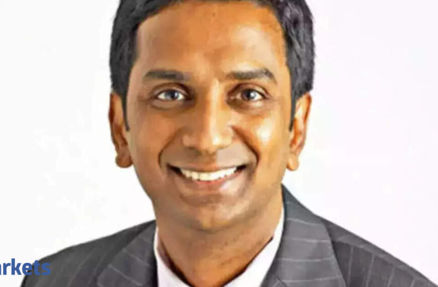 Expect positive trend as benefits of rate cuts & consumption boost trickle down: Anand Radhakrishnan