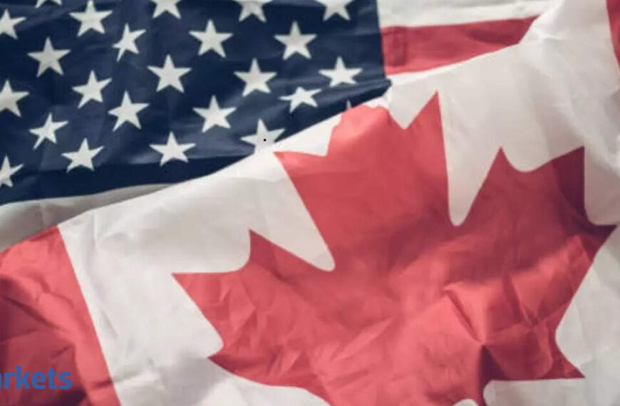 Canada’s TSX hits record high as investors assess economic data