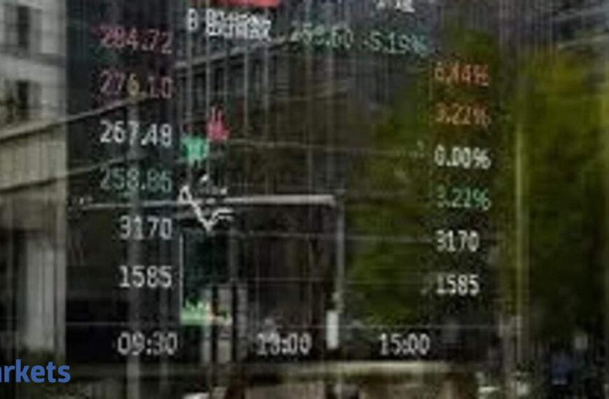 Hong Kong’s sixfold jump in share sales drives boom year in Asia