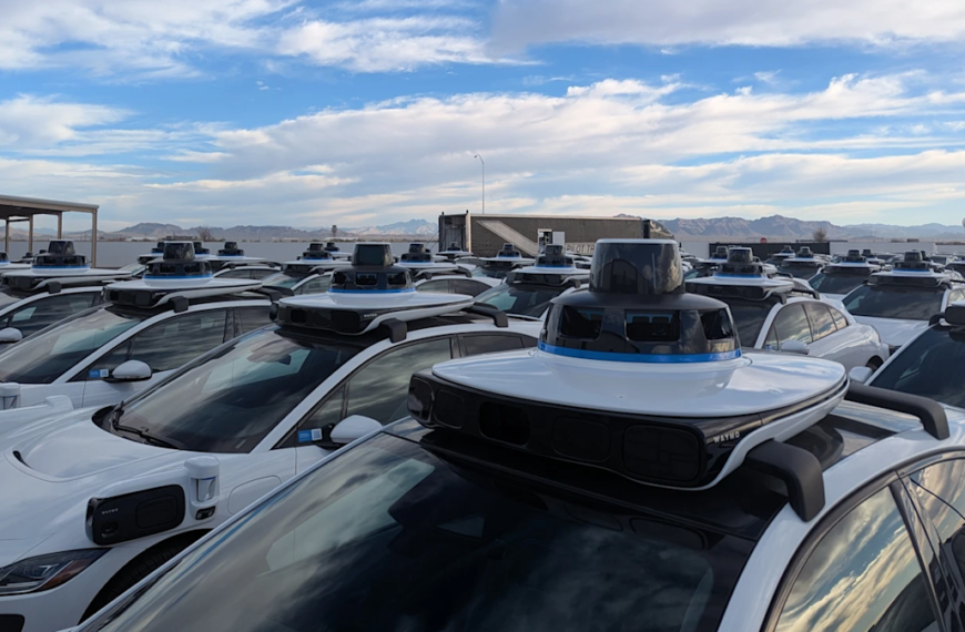 Waymo expands service area around San Francisco and Los Angeles