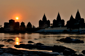 आकाश और नदी के बीच का जादू दिखाई…