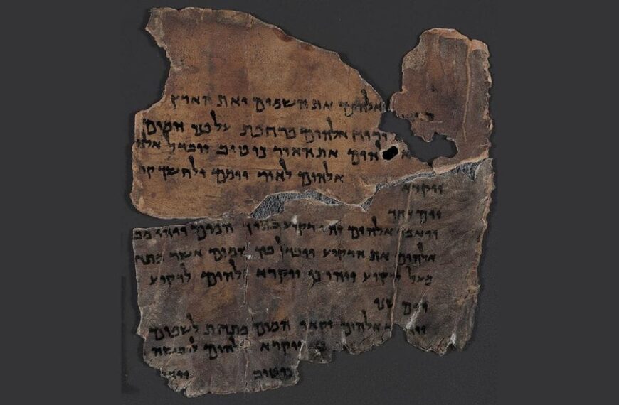 Ancient Scrolls Found in Qumran Caves Unlock Secrets of Jewish History and Biblical Texts