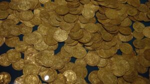 Gold Coins from ‘World’s Richest Shipwreck’ Show 300-Year-Old…