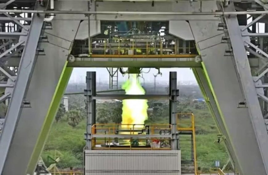 ISRO Successfully Tests SE2000 Engine for Next-Gen LVM3 Rocket Upgrade