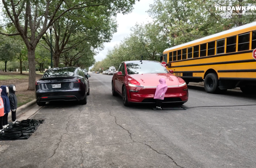 Tesla blows past stopped school bus and hits kid-sized dummies in Full Self-Driving tests
