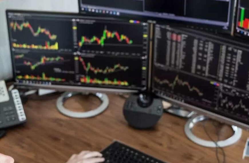 These 6 healthcare stocks hit 52-week highs, rally up to 30% in a month
