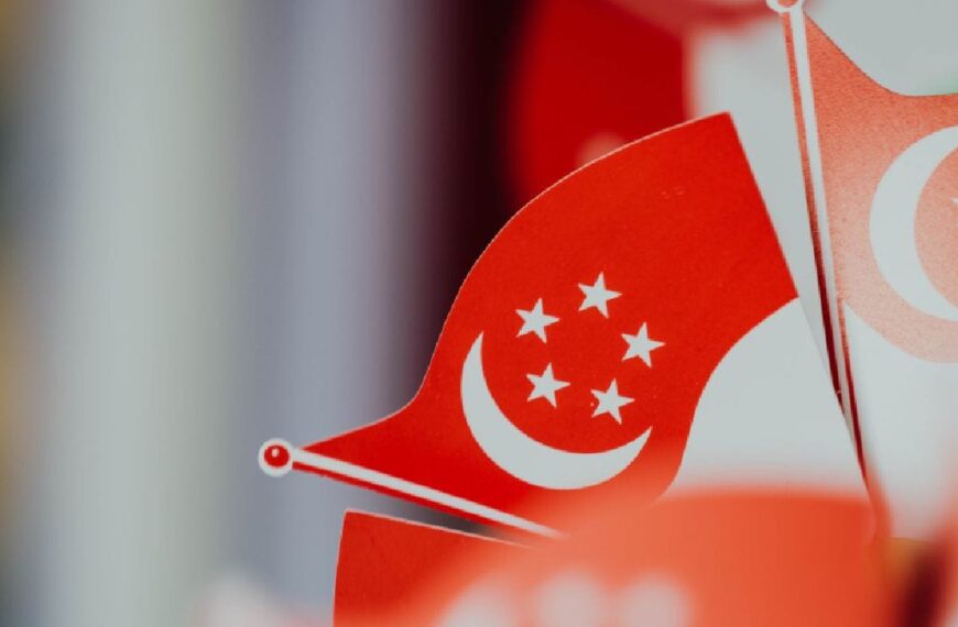 Singapore Directs Crypto Firms to Halt Overseas Operations in Crackdown on Unlicensed Providers